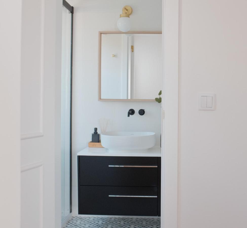 Downtown Terrace - 2 Bedroom In Graca With Private & Sunny Terrace! Lejlighed *