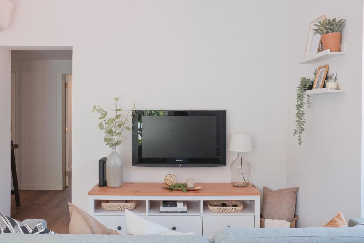 Appartement Downtown Terrace - 2 Bedroom In Graca With Private & Sunny Terrace!