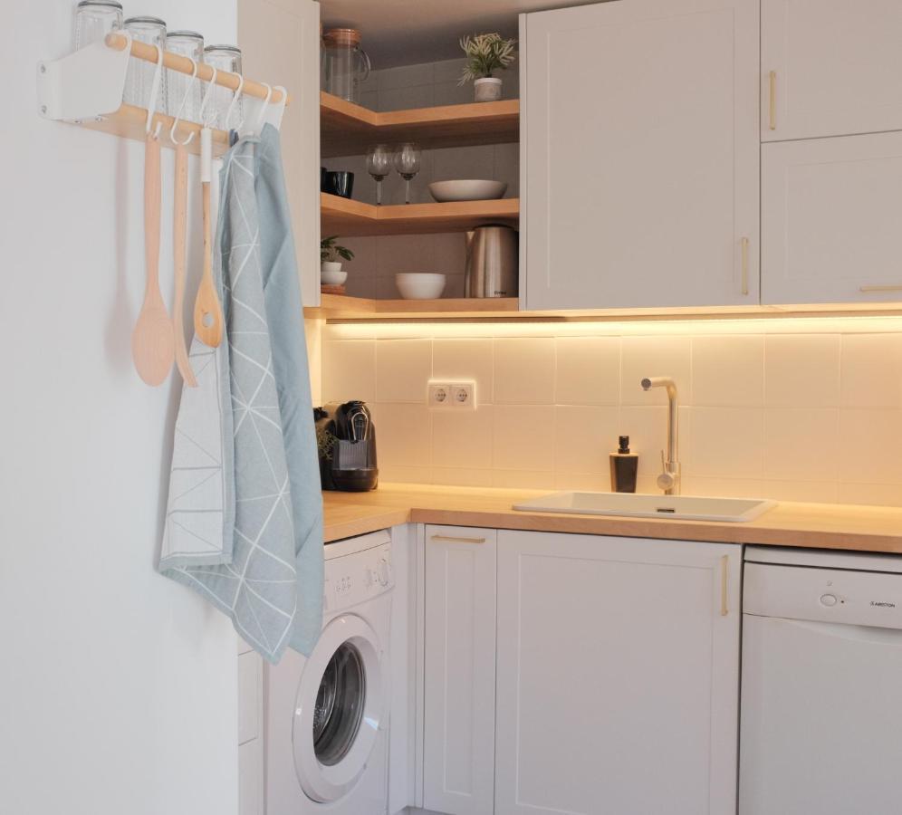 Appartement Downtown Terrace - 2 Bedroom In Graca With Private & Sunny Terrace!